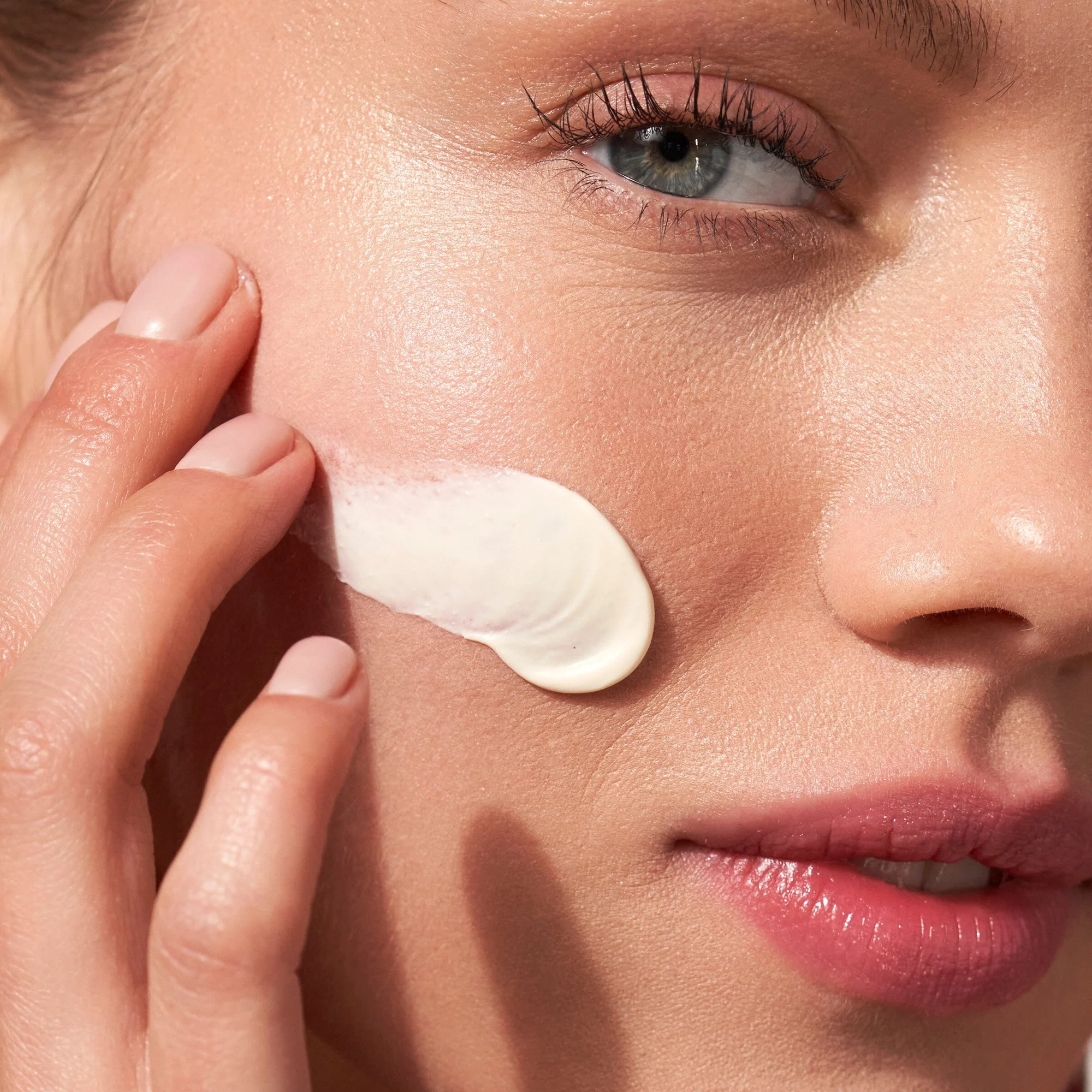 Sheer Mineral SPF 50 Sunscreen 50ml image 3